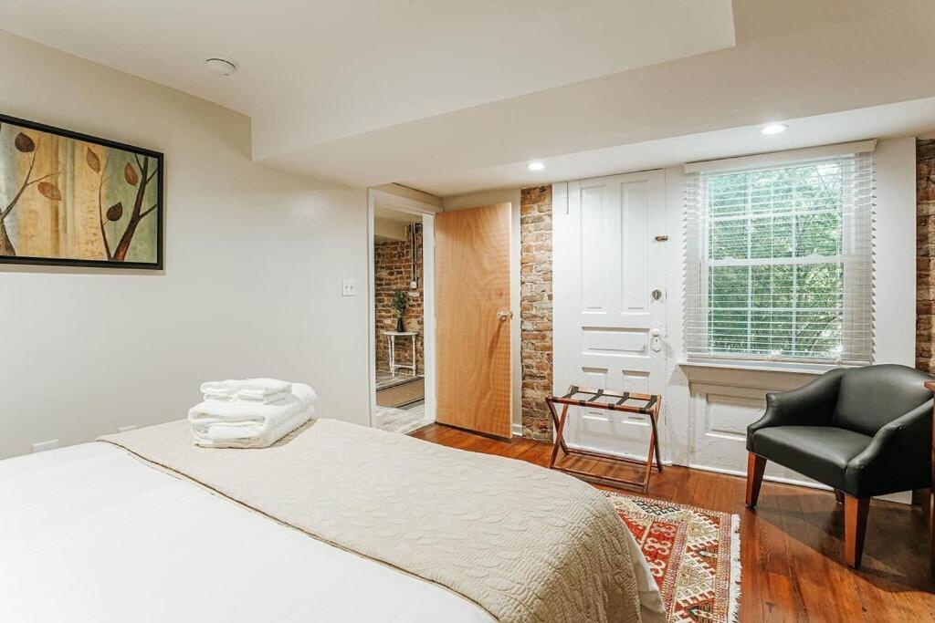 Staunton Underground Apartment Exterior photo