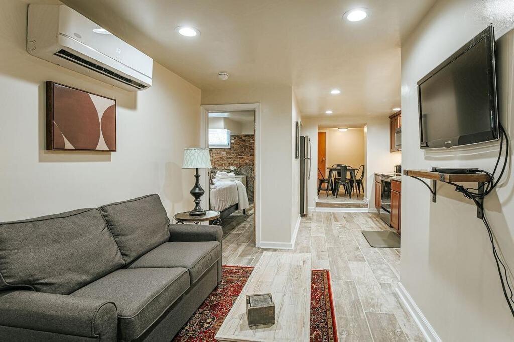 Staunton Underground Apartment Exterior photo